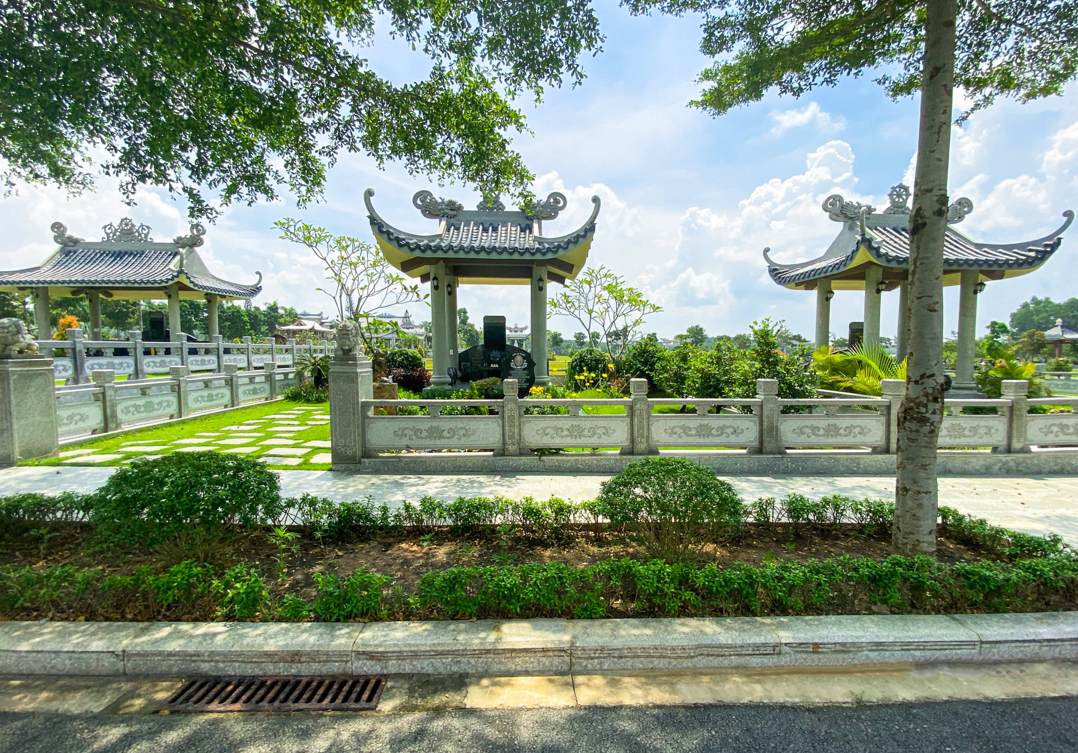 Mộ Gia Đình